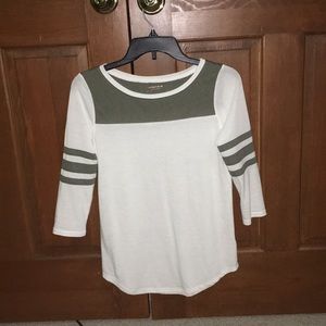 Three quarter sleeved shirt